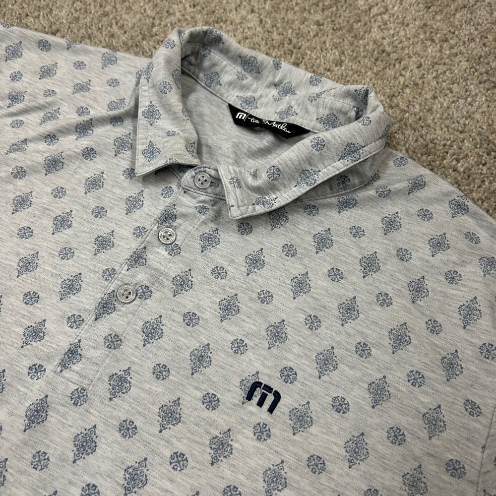 Travis Mathew Polo Shirt XXL Gray Medallion AOP Print Performance Golf 1MY105‎